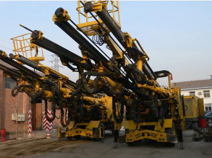 鉆孔法測殘余應(yīng)力在鑿巖臺車伸縮臂上應(yīng)用